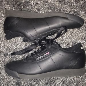 Reebok classic black sneakers NWOT